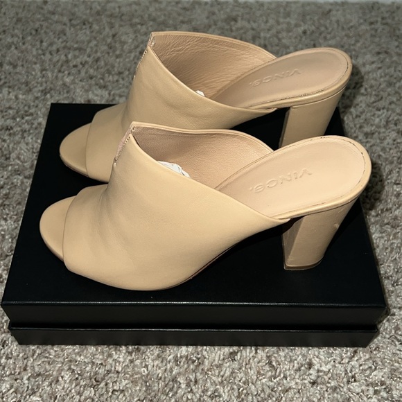 Vince Sandals! - Picture 3 of 10